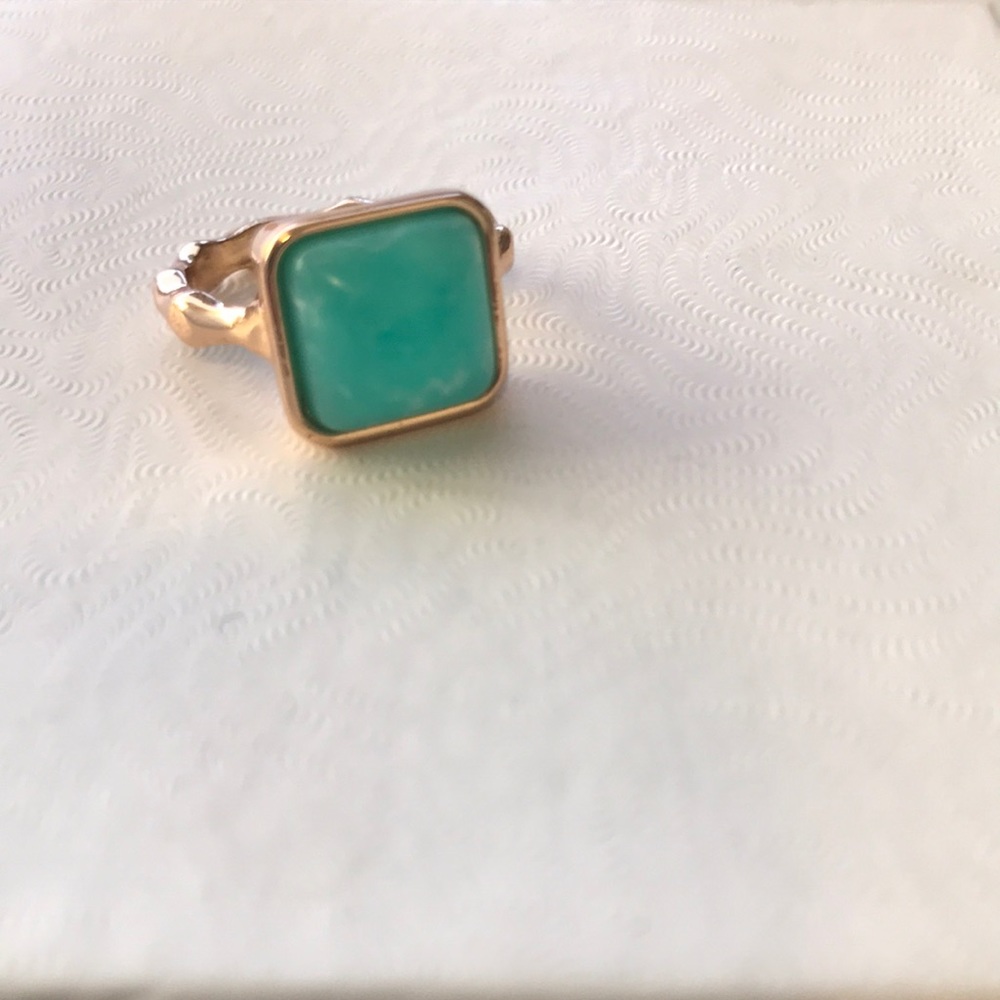 Very pretty ring!